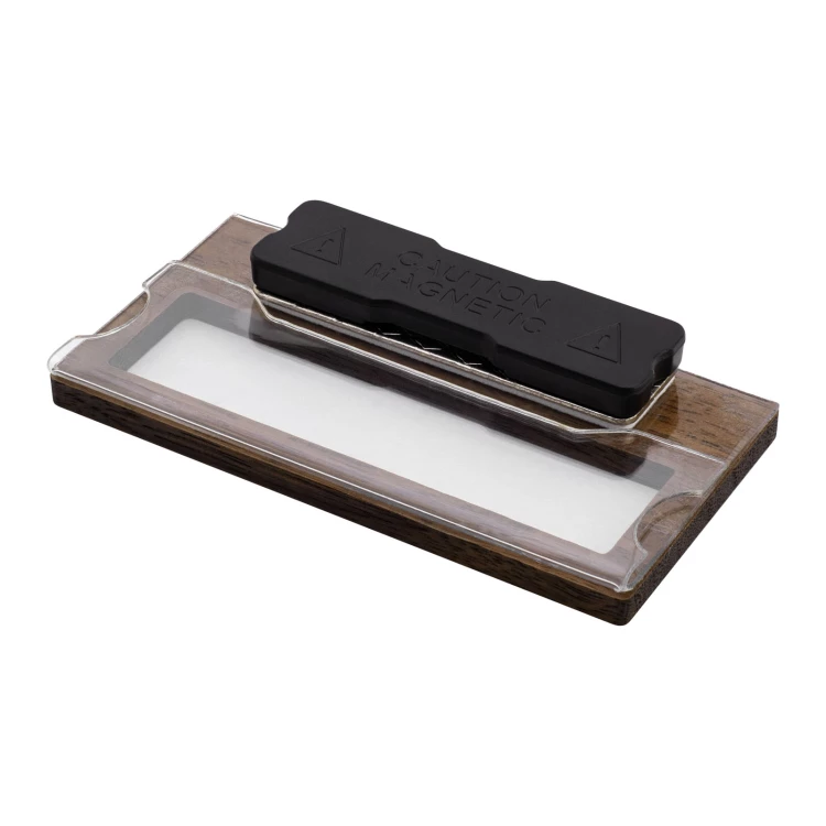 Identyfikator z okienkiem drewniany - orzech amerykański premium - wym: 66x34mm - ID141