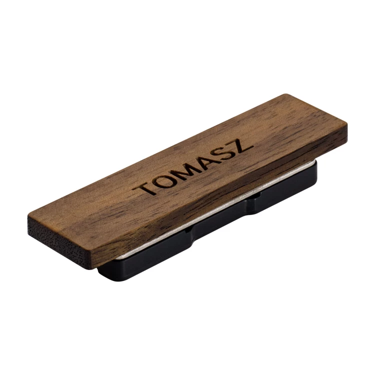 Identyfikator drewniany - orzech amerykański premium - wym: 57x15mm - ID142