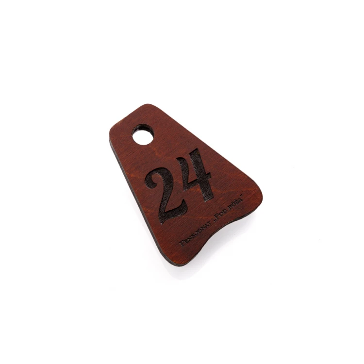 Brelok drewniany Jaś 4 - kolor jasny orzech - wym. 50x38mm - BD070