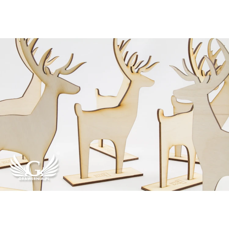 Drewniany renifer z dowolnym grawerem - wys. 18cm - DEK008
