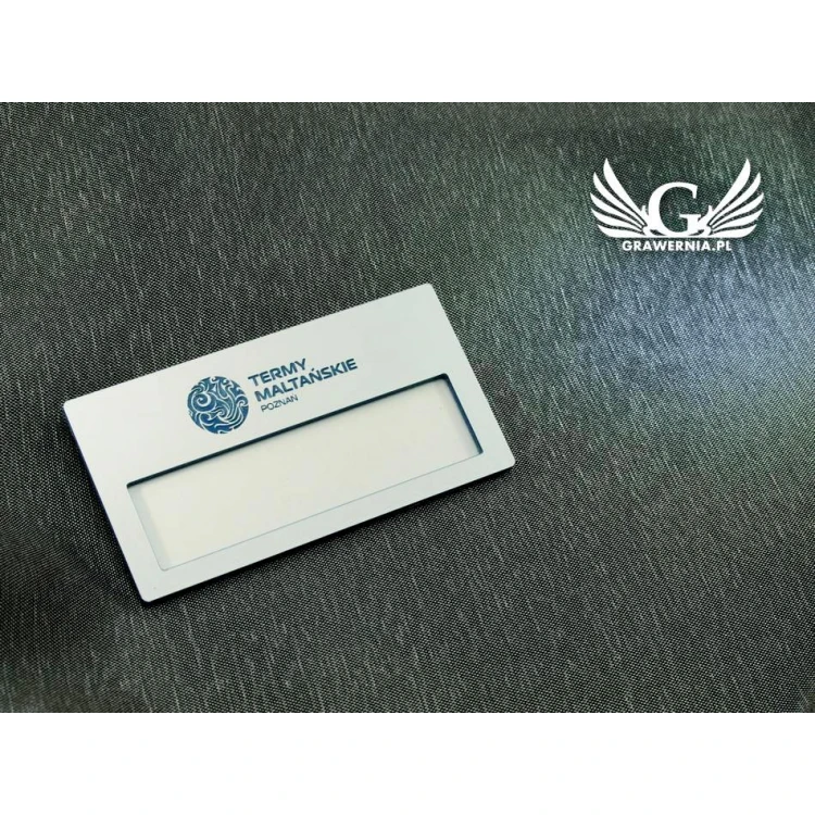 Identyfikator z okienkiem - White M - ID025