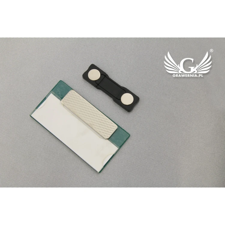 Identyfikator z okienkiem - White M - ID025