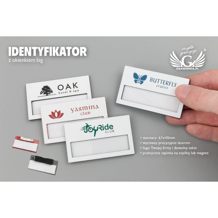 Identyfikator z okienkiem - biały z kolorowym grawerem - B - wym. 67x40mm - ID071