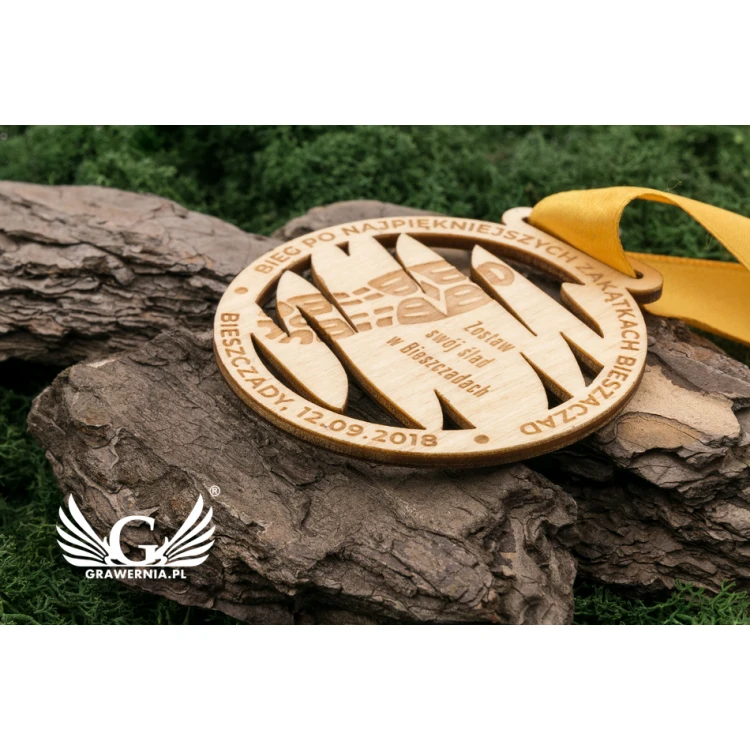 Medal drewniany grawerowany laserem - średnica: 70mm - gr. 3mm - MGR033