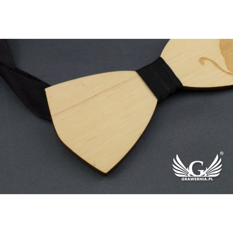 Mucha drewniana - wycinana i grawerowana laserem - MDR030