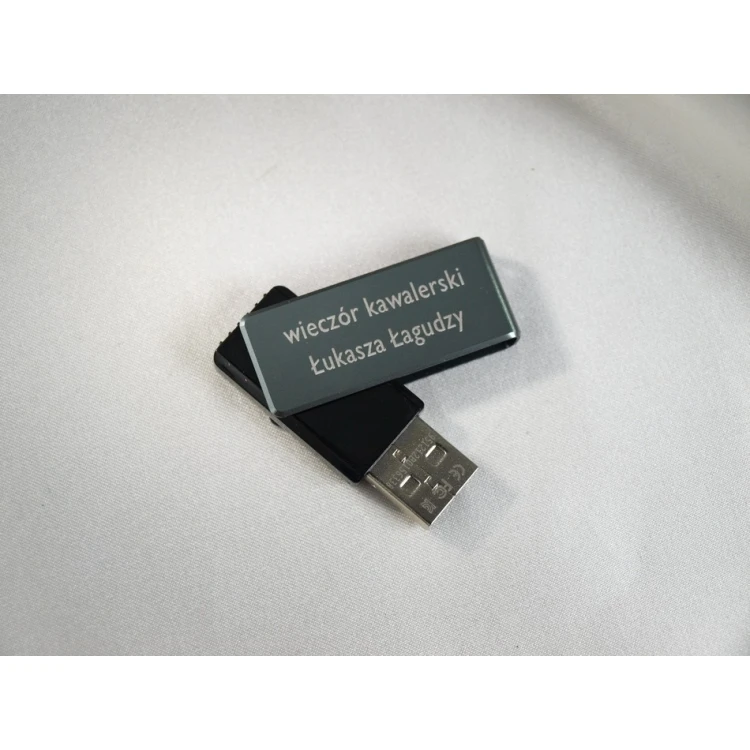 Wieczór kawalerski - kasetka z pamięcią pendrive na fotografie i filmy z imprezy - MGR006
